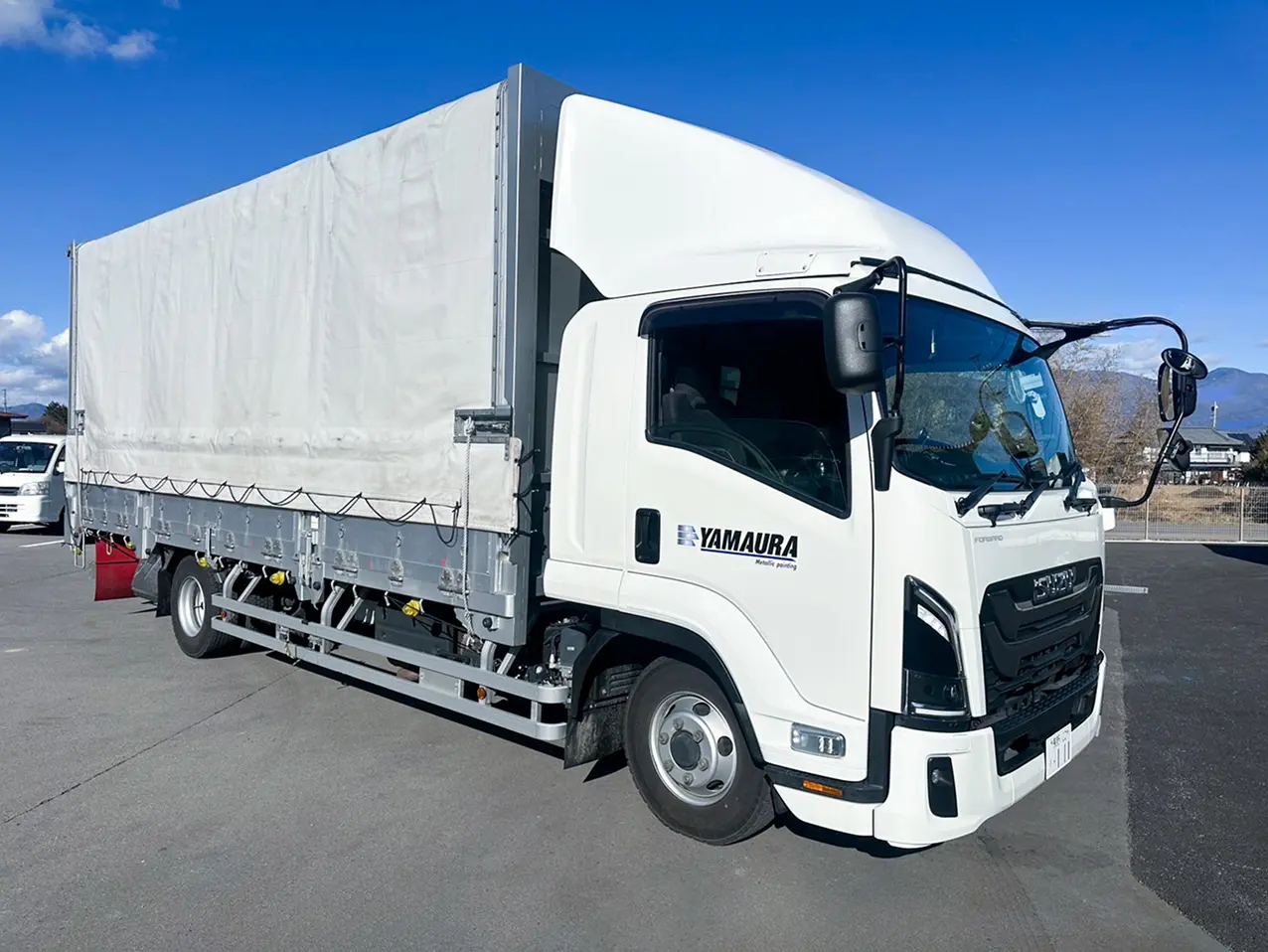 幌可動式４tトラック